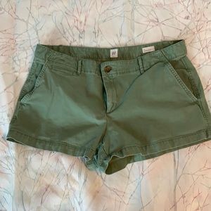 Gap green khaki shorts, size 14